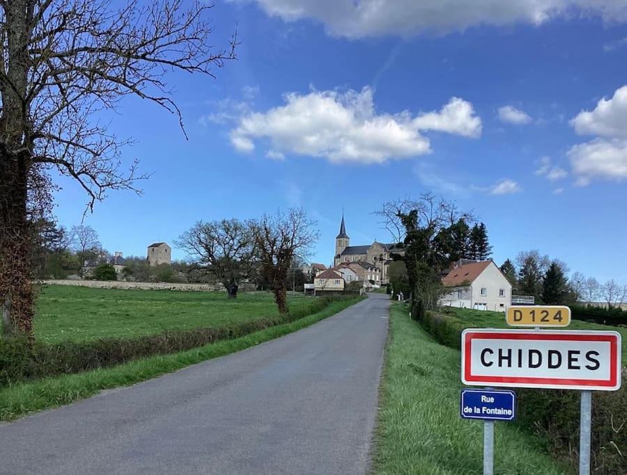 Le Gite De La Fontaine Chiddes Bagian luar foto