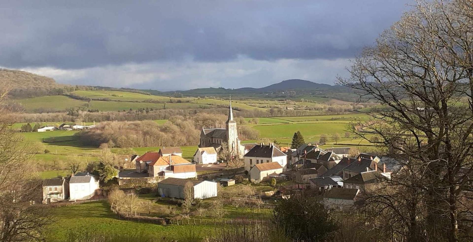Le Gite De La Fontaine Chiddes Bagian luar foto